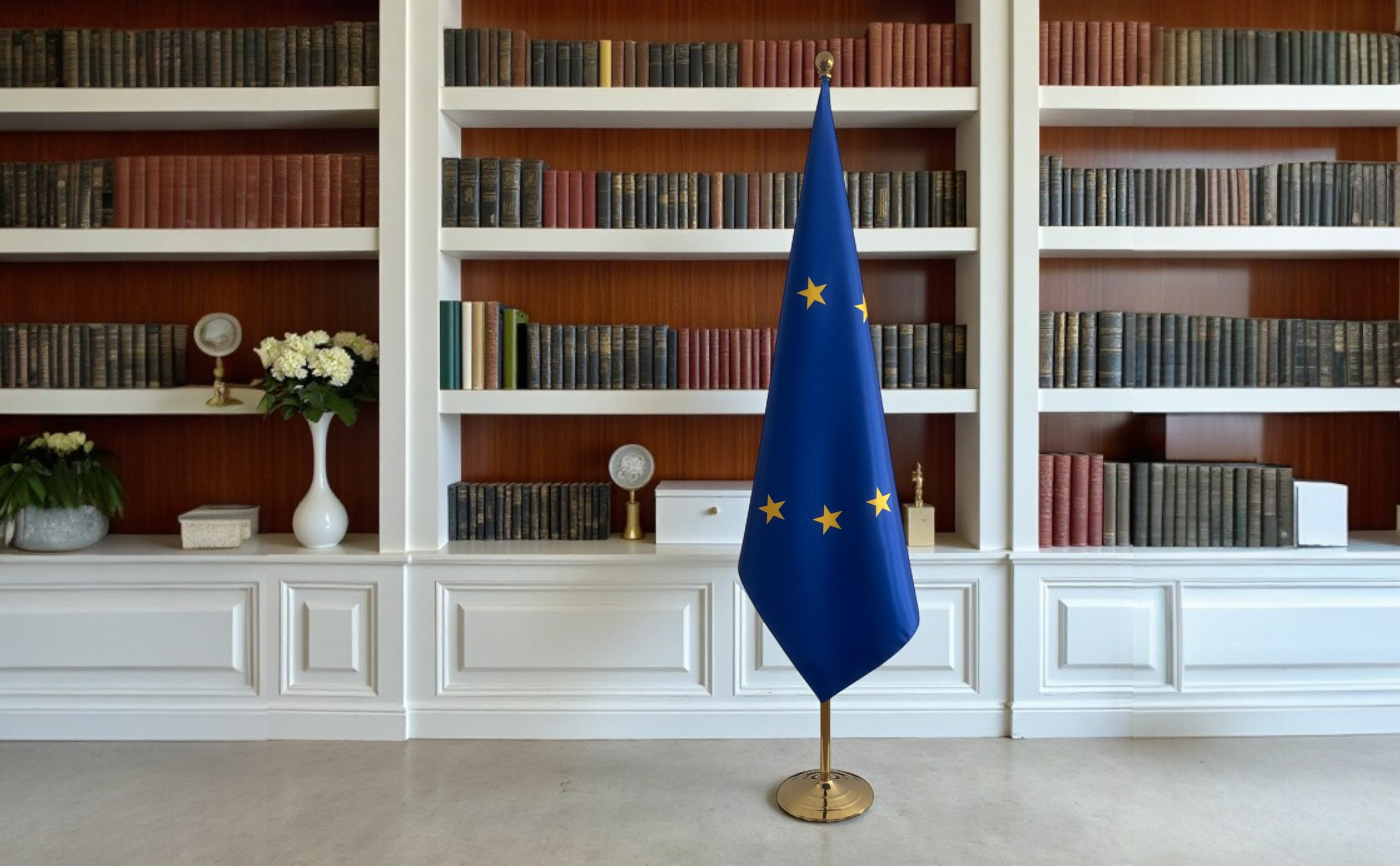 drapeau UE sur hampe