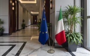 drapeau Italie sur socle