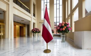 drapeau Lettonie avec socle