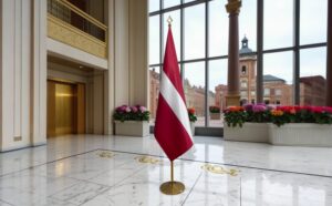 drapeau Lettonie avec socle