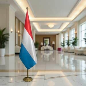 drapeau Luxembourg avec mat