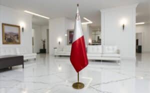 drapeau Malte avec mat