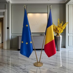 drapeau Roumanie avec socle