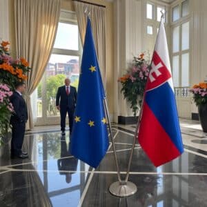 drapeau Slovaquie sur pied