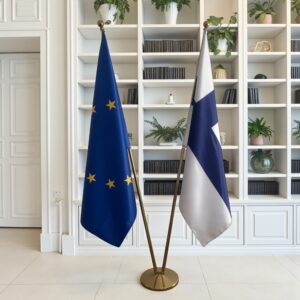 drapeau Finlande avec pied