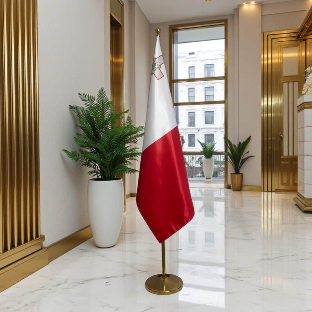 Bandiera di Malta in piedi