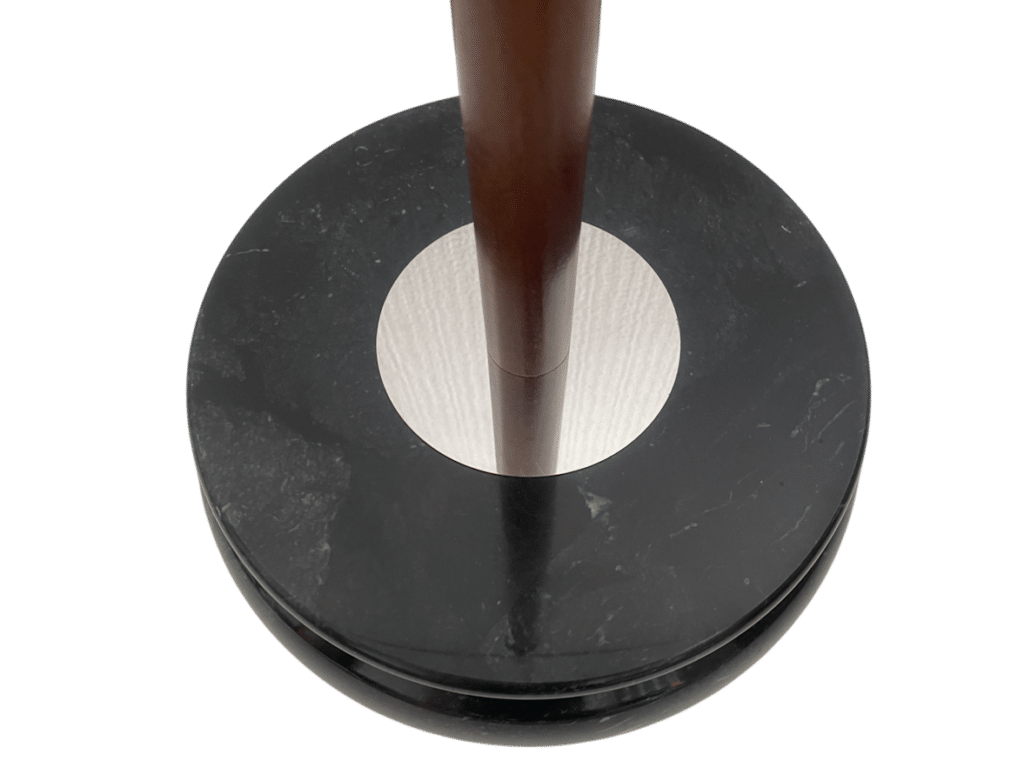 portabandiera in marmo