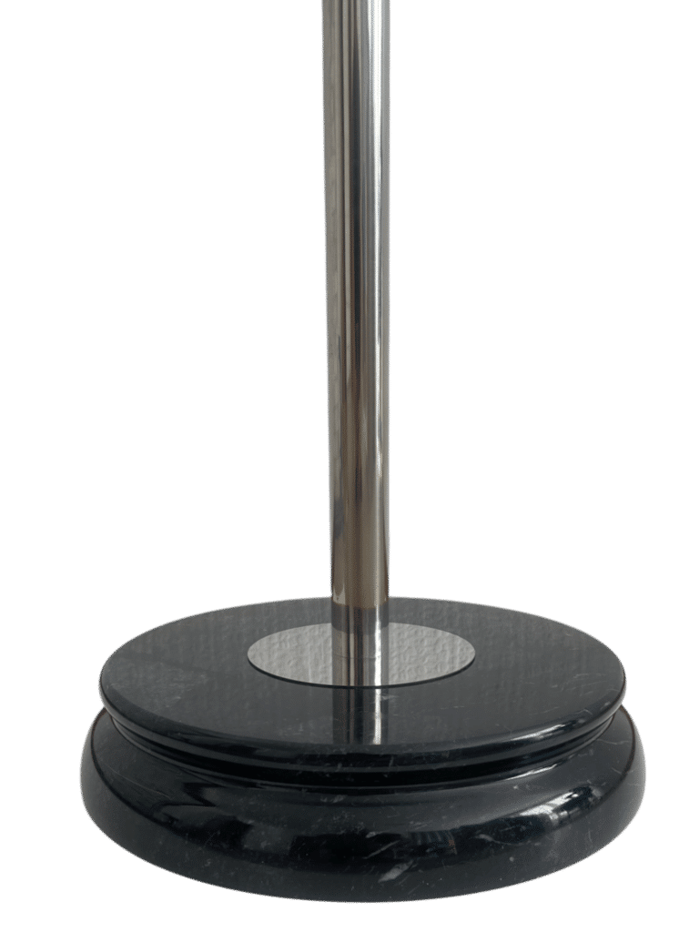 portabandiera in marmo