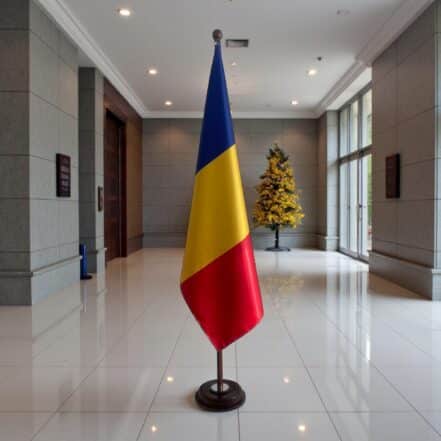 socle drapeau roumanie